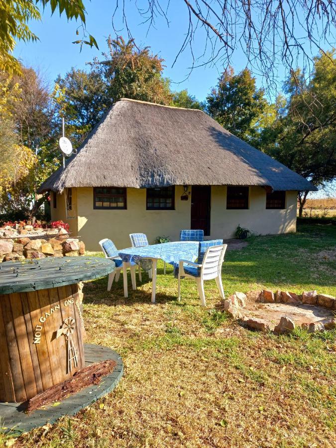 Brentwood Lodge Deneysville Екстериор снимка